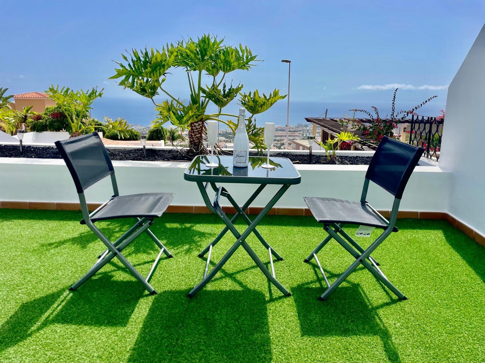 Villa Amorio A Spacious Modern Getaway With A Private Heated Pool & Sea Views Costa Adeje  Eksteriør bilde