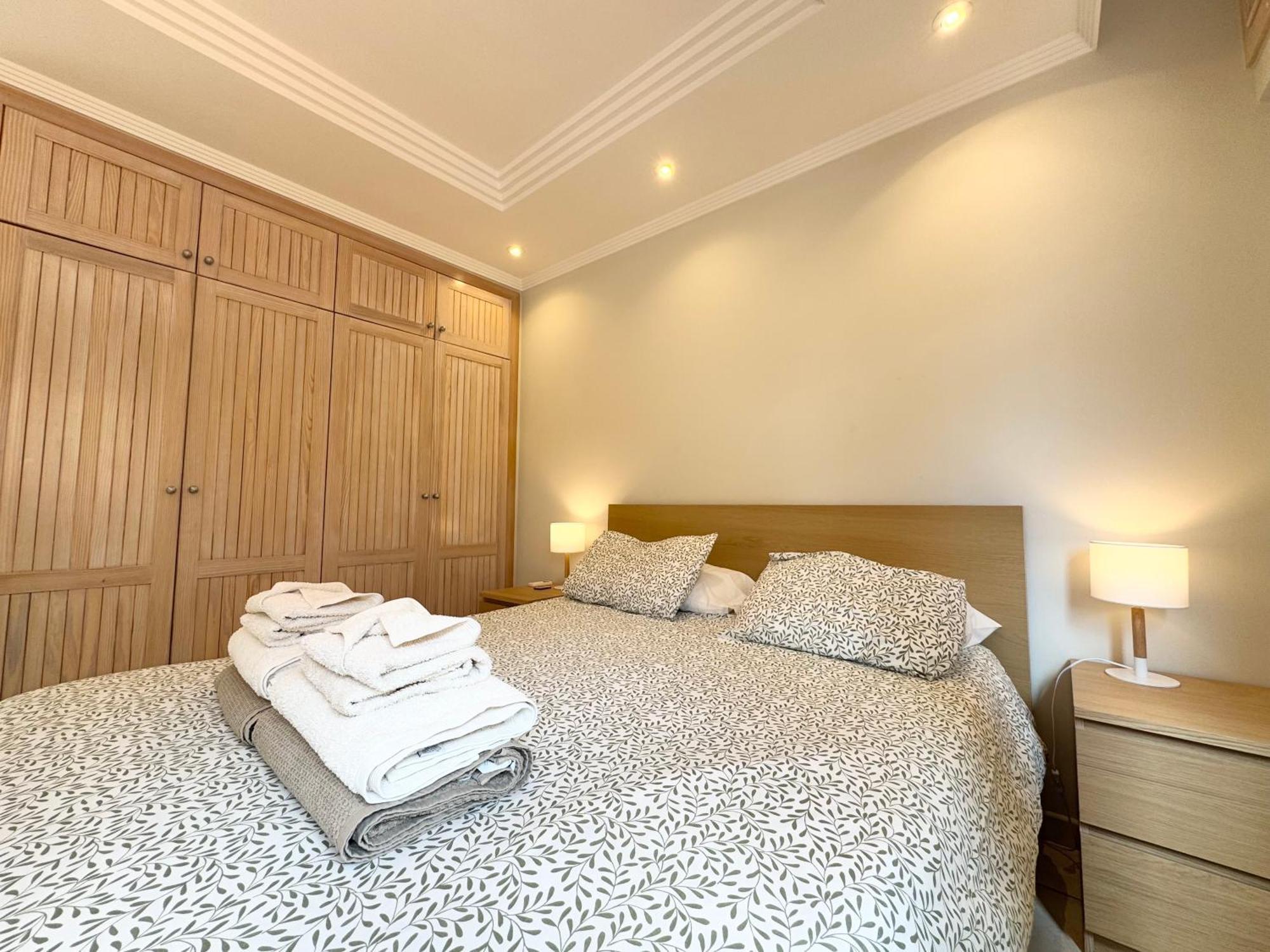 Villa Amorio A Spacious Modern Getaway With A Private Heated Pool & Sea Views Costa Adeje  Eksteriør bilde