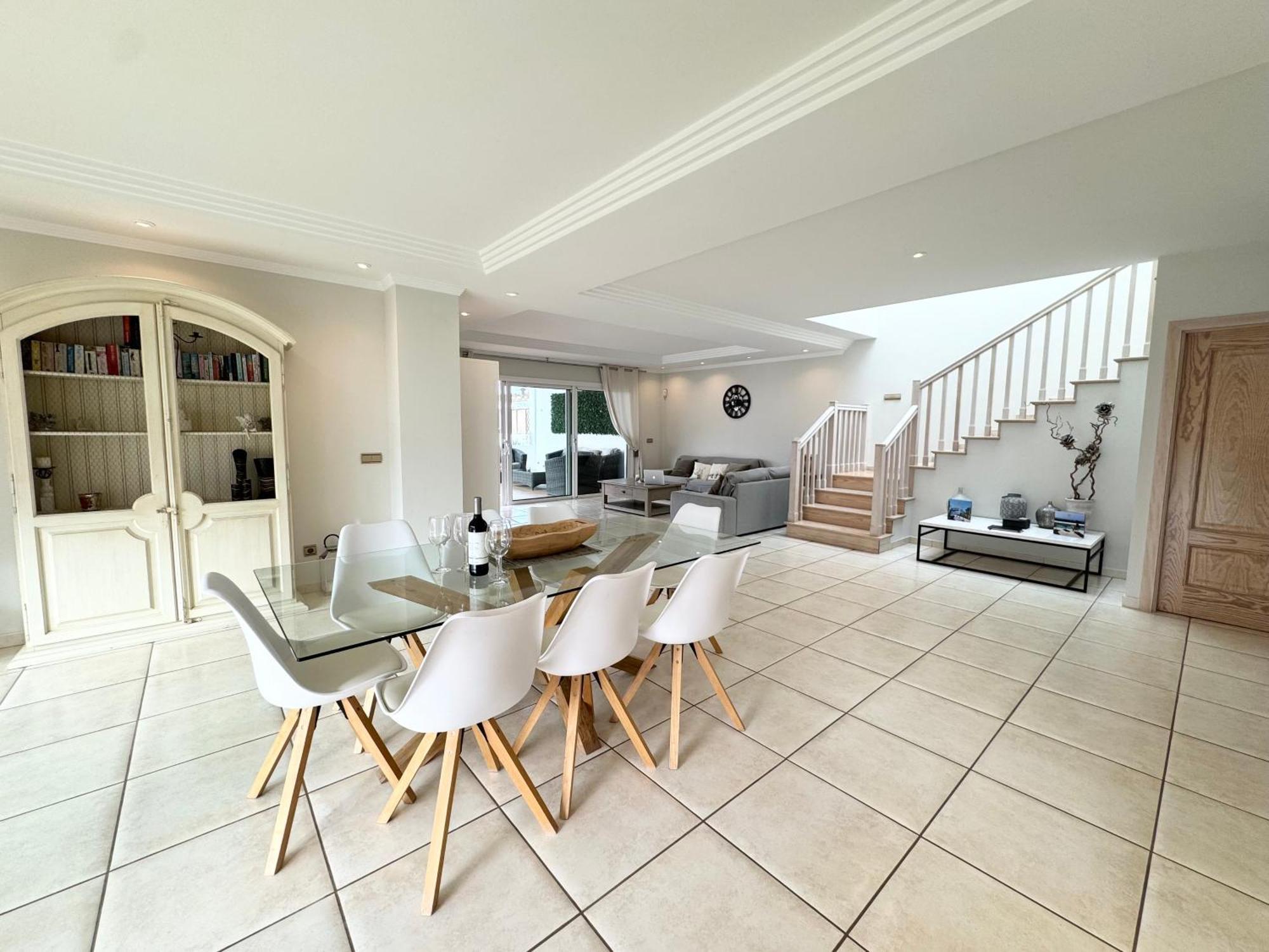 Villa Amorio A Spacious Modern Getaway With A Private Heated Pool & Sea Views Costa Adeje  Eksteriør bilde